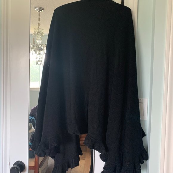 NWT Black Cape / Large Shawl - Picture 2 of 4